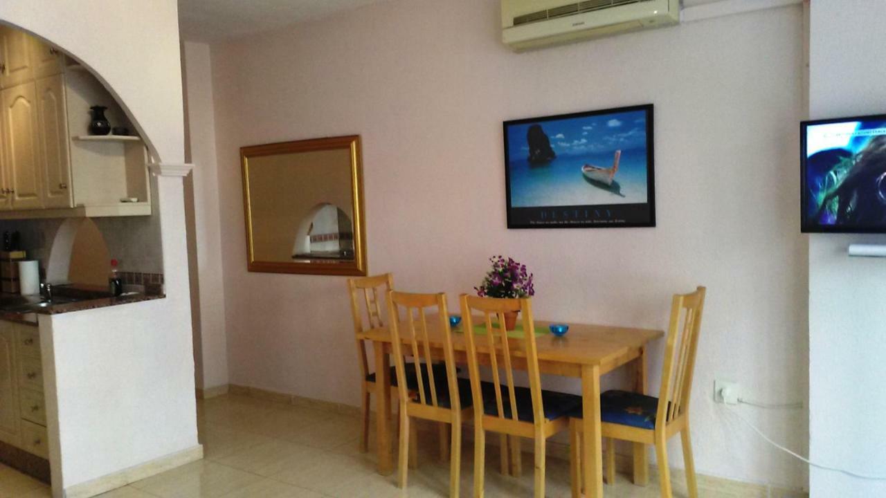 Апартаменти Downtown With Wifi & Tv Box Торрев'єха Екстер'єр фото